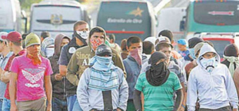 Aplica SCT descuentos a maestros y estudiantes en transportes