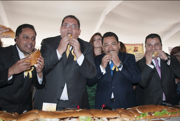 Inauguran Feria de la Torta rompiendo récord