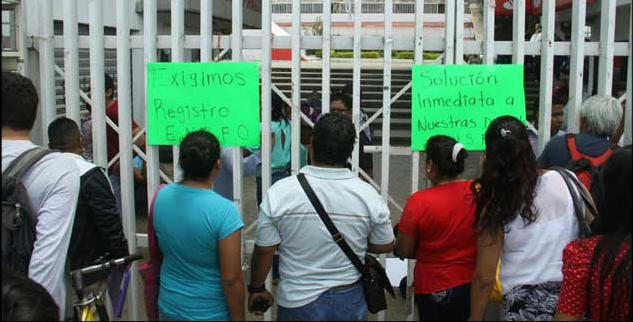 Normalistas continúan plantón en Instituto Educativo de Oaxaca