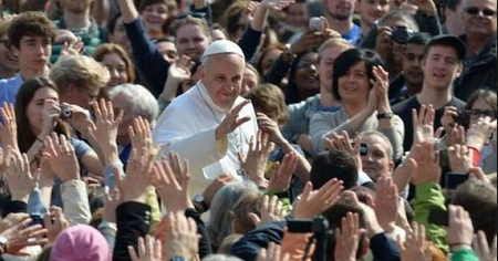 Papa Francisco disfruta sus vacaciones en el Vaticano