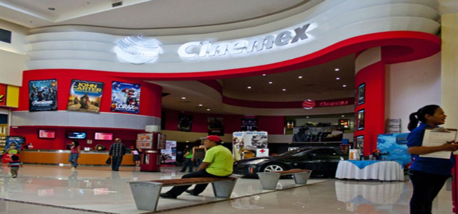 Investigan robo a Cinemex en la delegación Tlalpan Investigan robo a Cinemex en la delegación Tlalpan