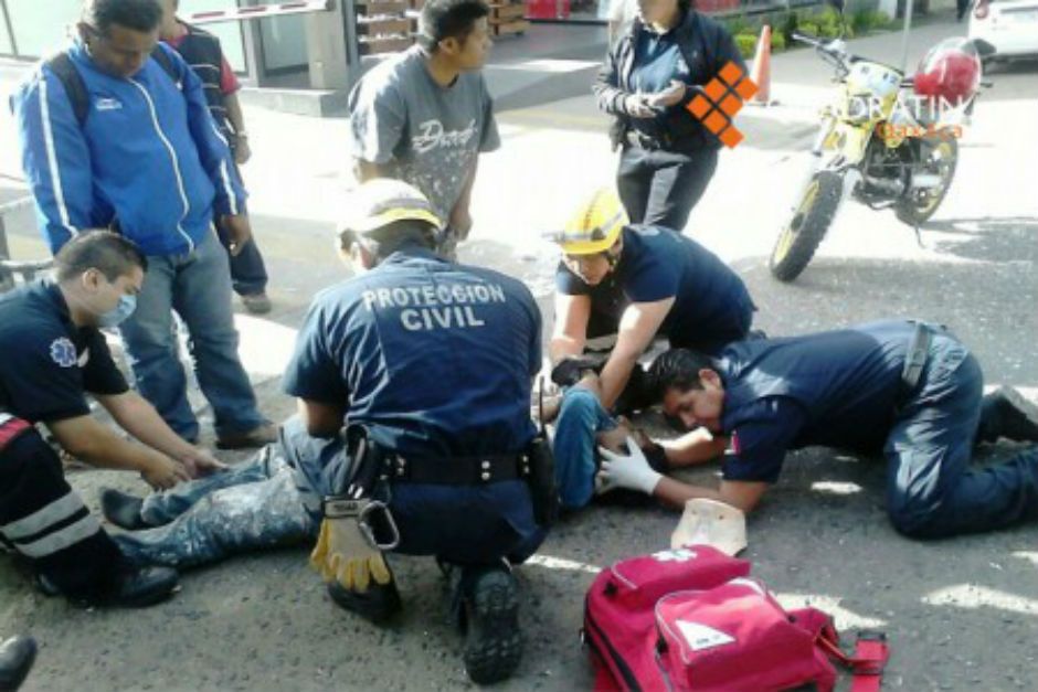 Cae hombre de andamio en un centro comercial de Oaxaca Cae hombre de andamio en un centro comercial de Oaxaca