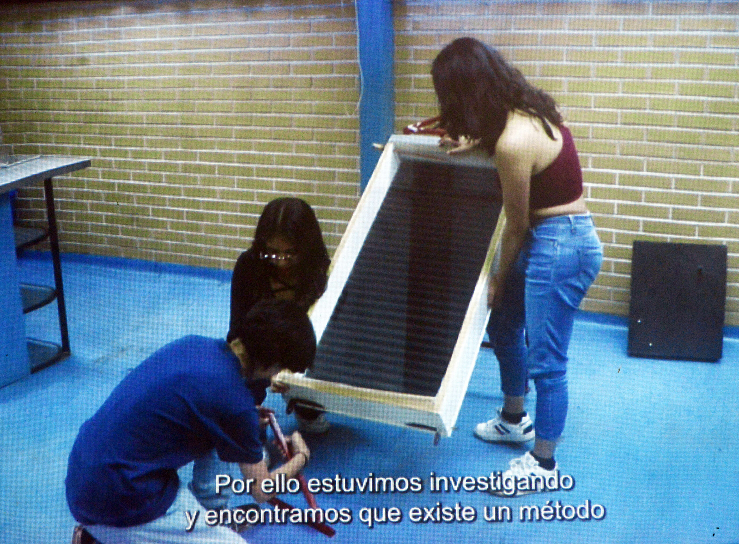 Alumnas del CCH Sur purifican agua contaminada a partir de radiación solar