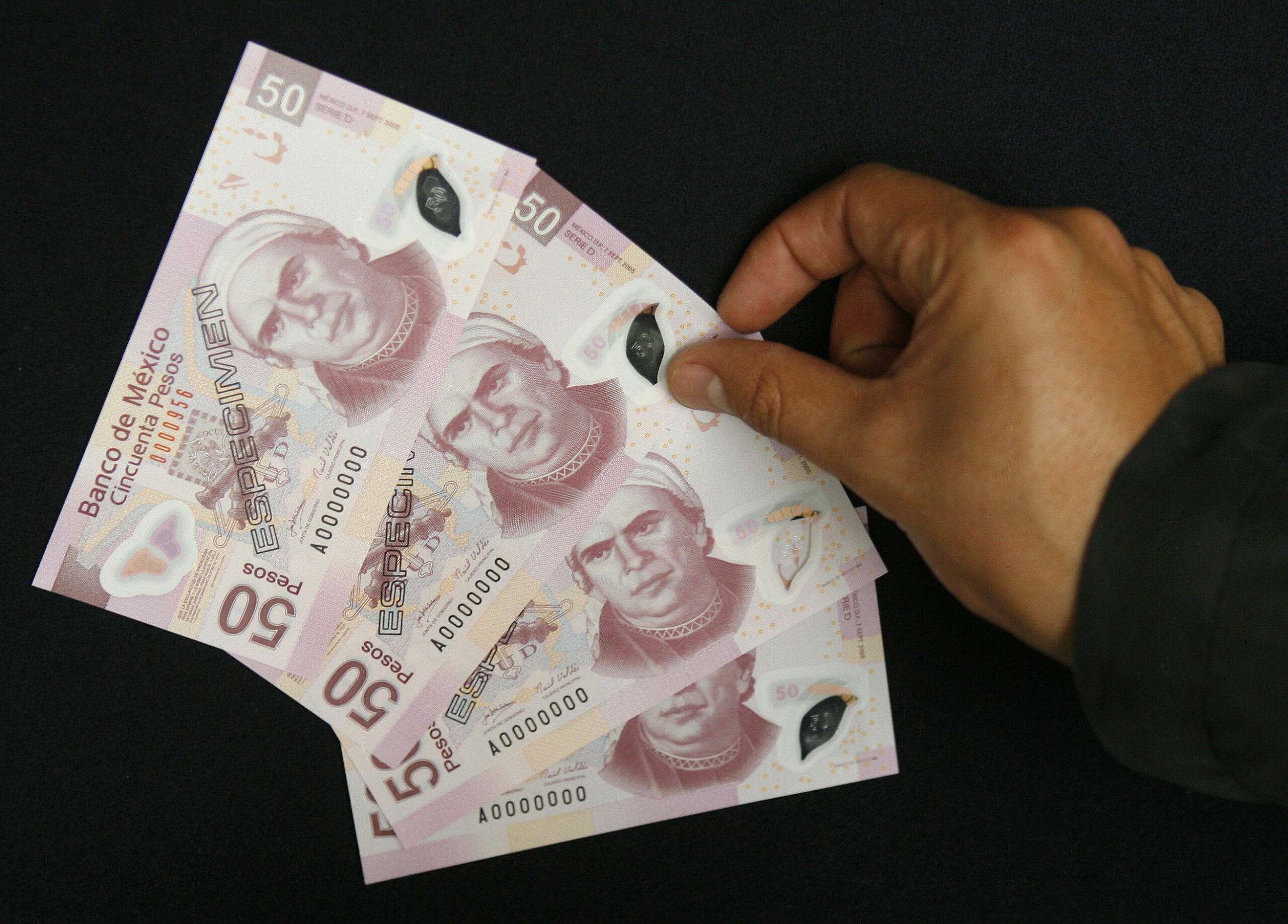 Por estrés financiero, 4 de cada 10 mexicanos sufren malestares físicos, según encuesta