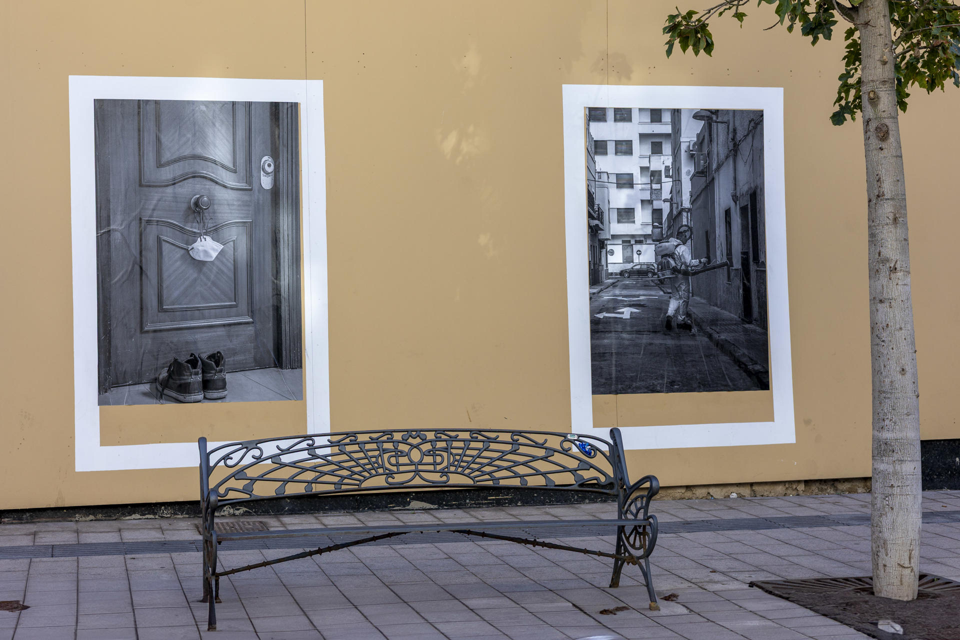 Melilla, España, recuerda la pandemia con una exposición ‘clandestina’