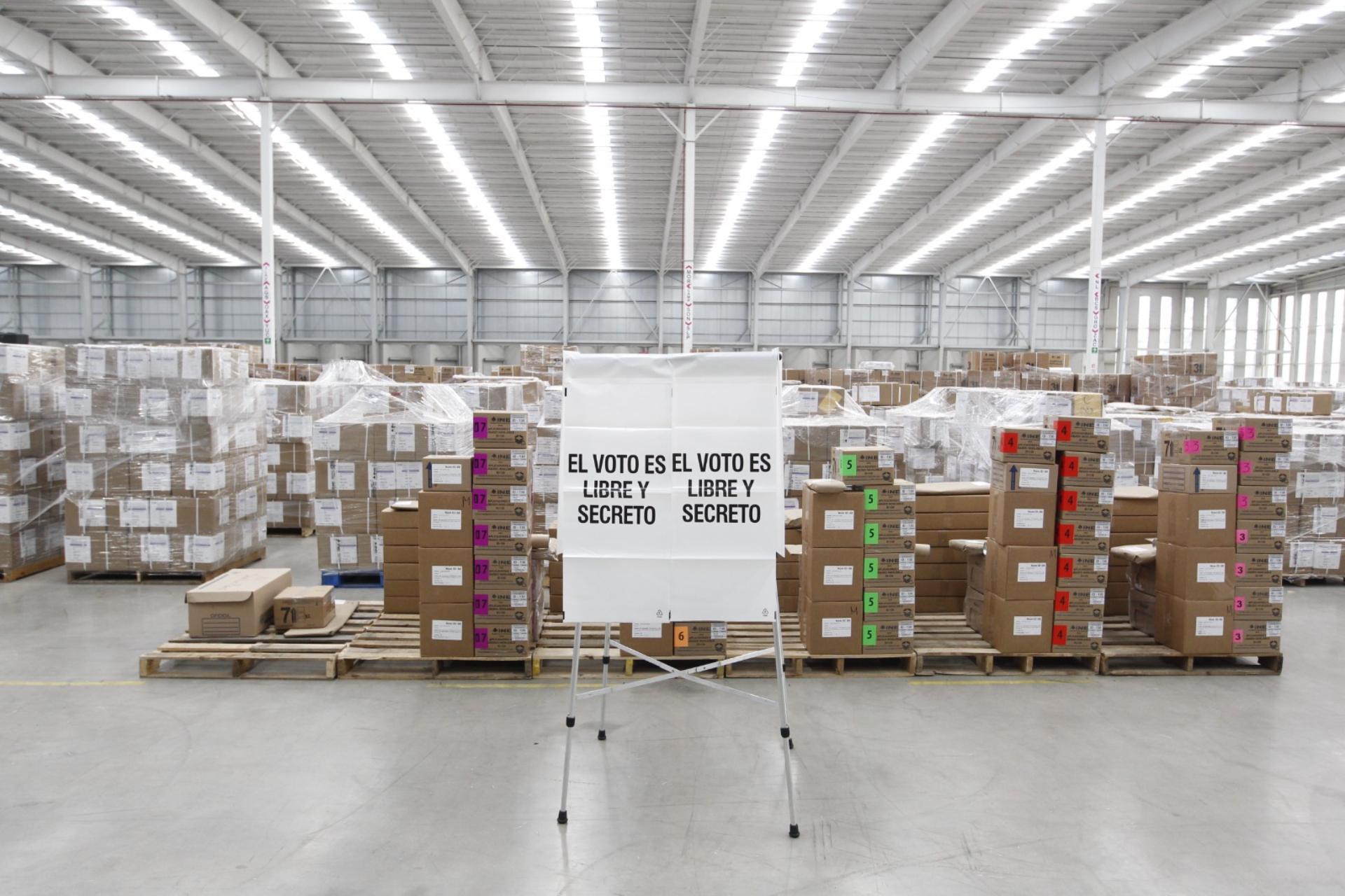 INE inicia distribución de más de 601 millones de boletas para la elección judicial