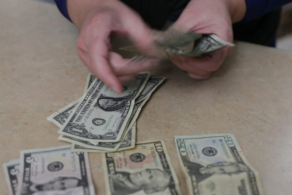 Remesas suben 1.3 % en primer trimestre de 2025, pese a políticas de Trump