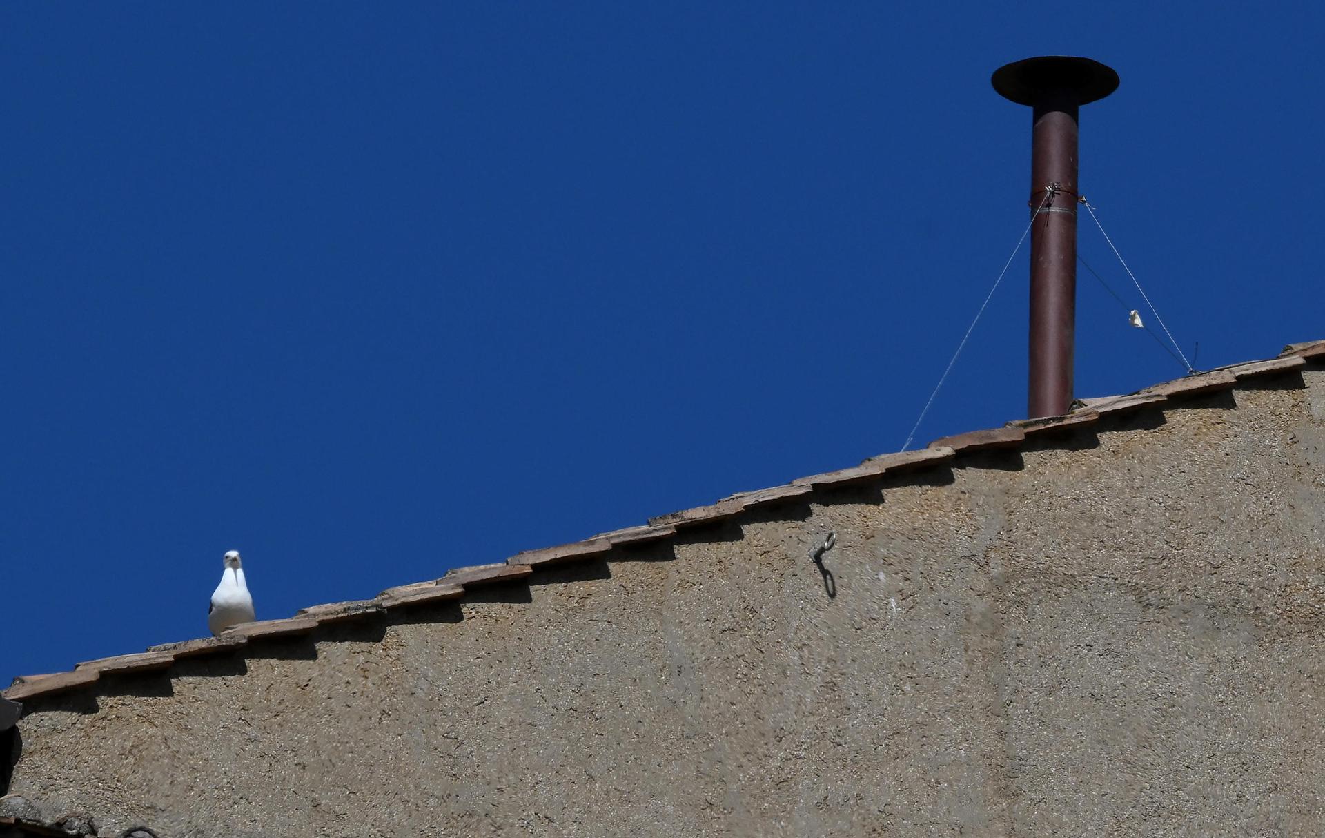 Instalan la chimenea en la Capilla Sixtina para el cónclave - chimenea-en-la-capilla-sixtina-del-vaticano